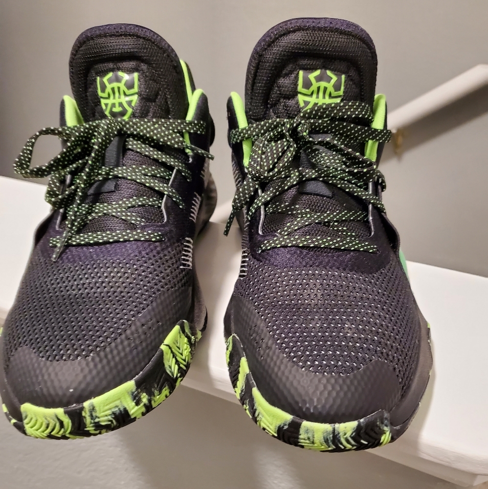Adidas D.O.N. Issue 1 Stealth Spider